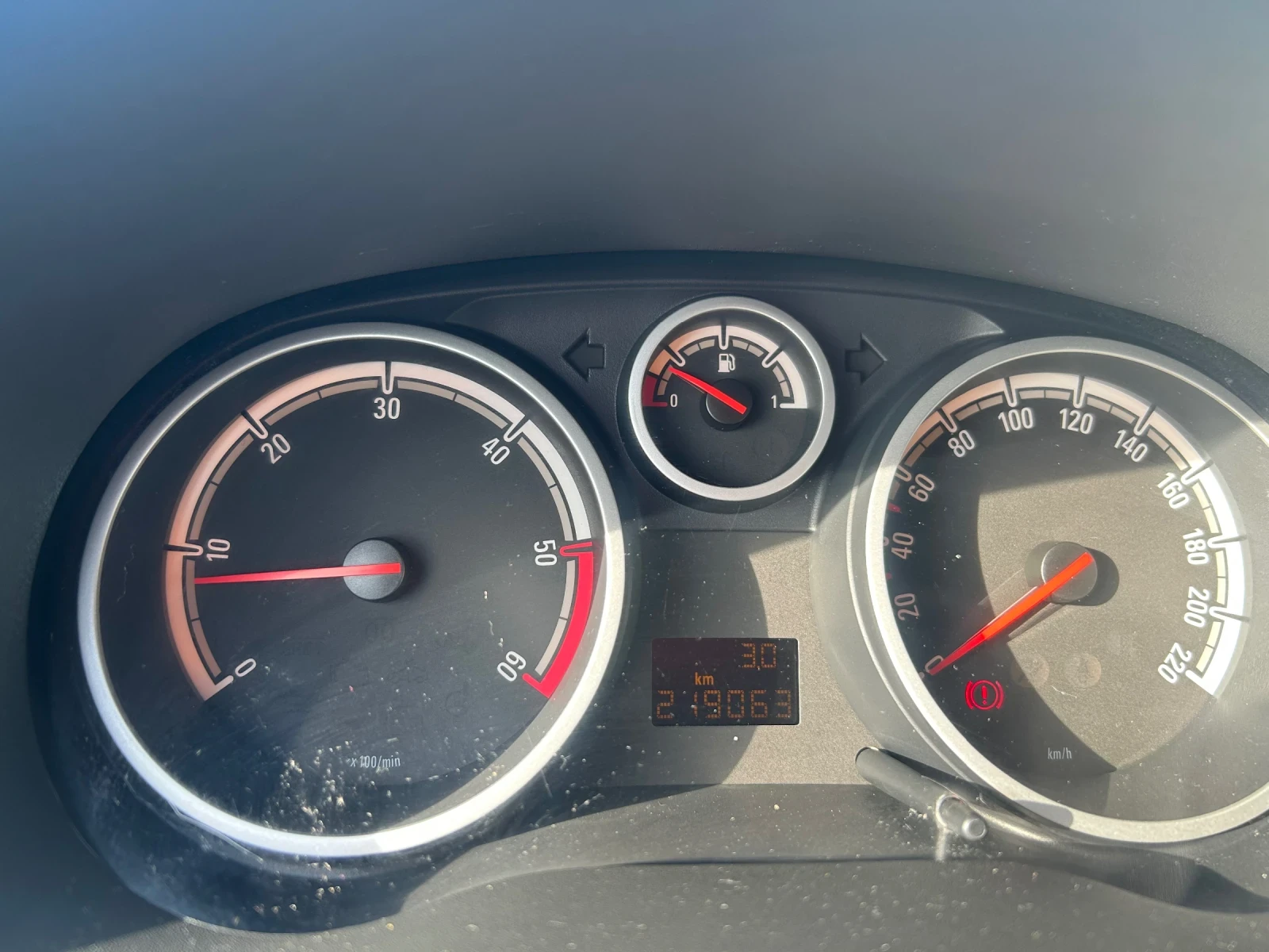 Opel Corsa 1.3cdti evro5B - изображение 10