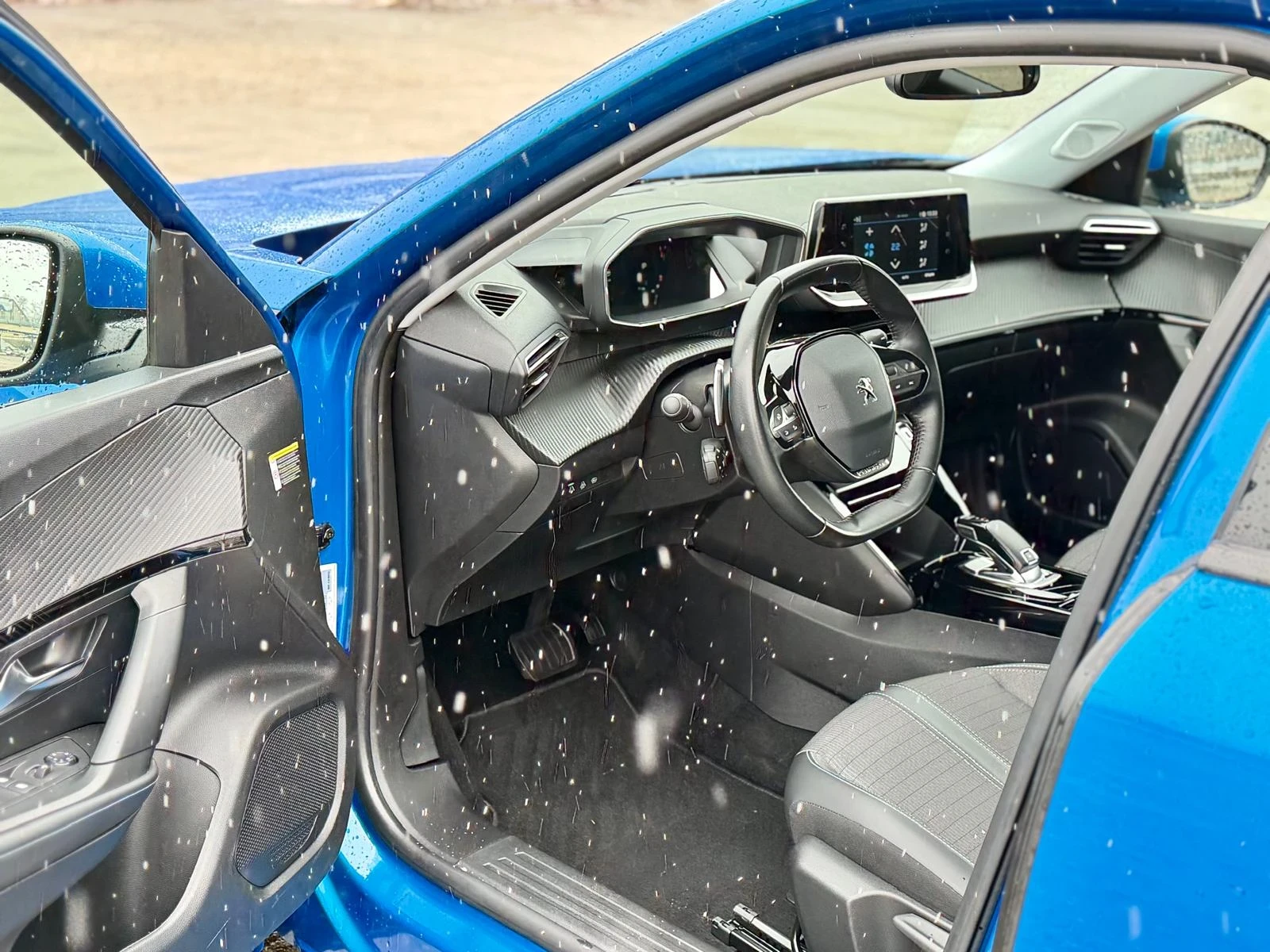 Peugeot 2008 1.2i 130кс * Автоматик* * CarPlay* * Led*  - изображение 9