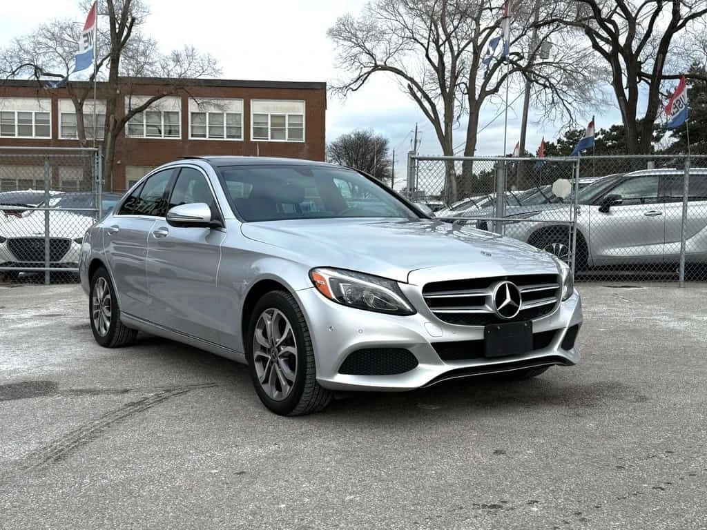 Mercedes-Benz C 300 * l 4MATIC l 18 Service Records l Luxury Pkg * CAR, снимка 9 - Автомобили и джипове - 53801986