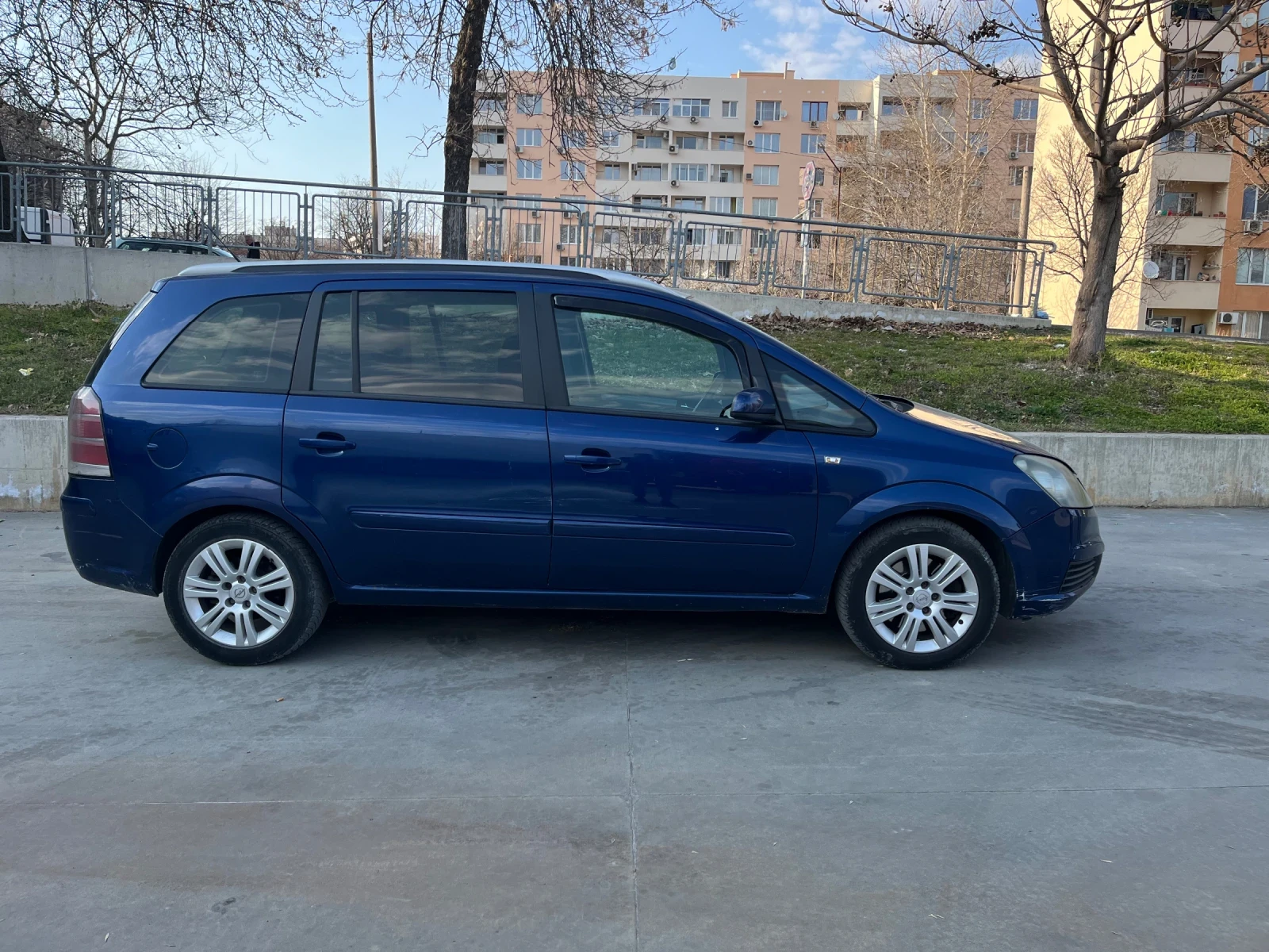 Opel Zafira, снимка 4 - Автомобили и джипове - 53865258