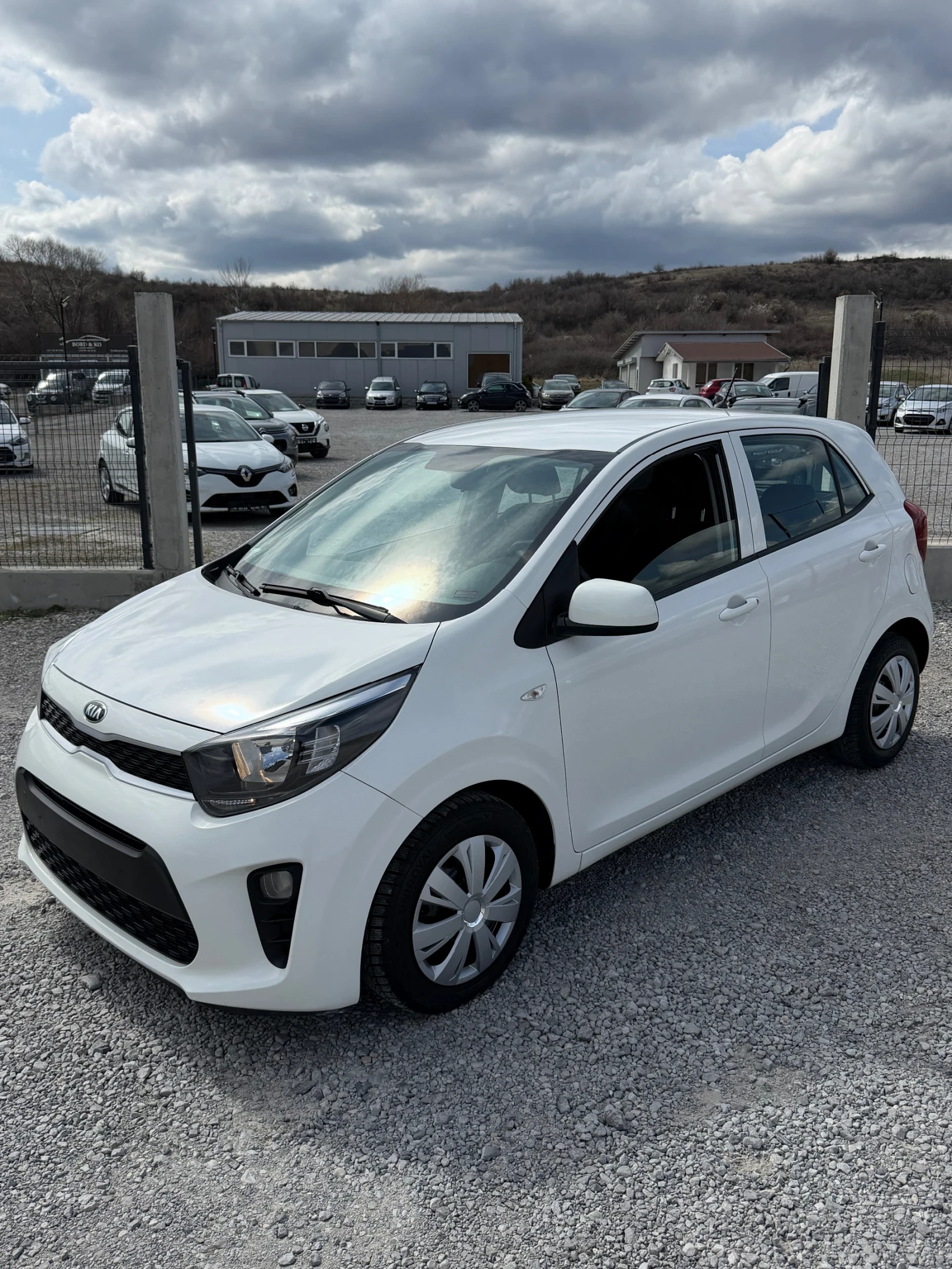 Kia Picanto 1.0i EURO 6 SERVICE BOOK TUV COC, снимка 2 - Автомобили и джипове - 53940887