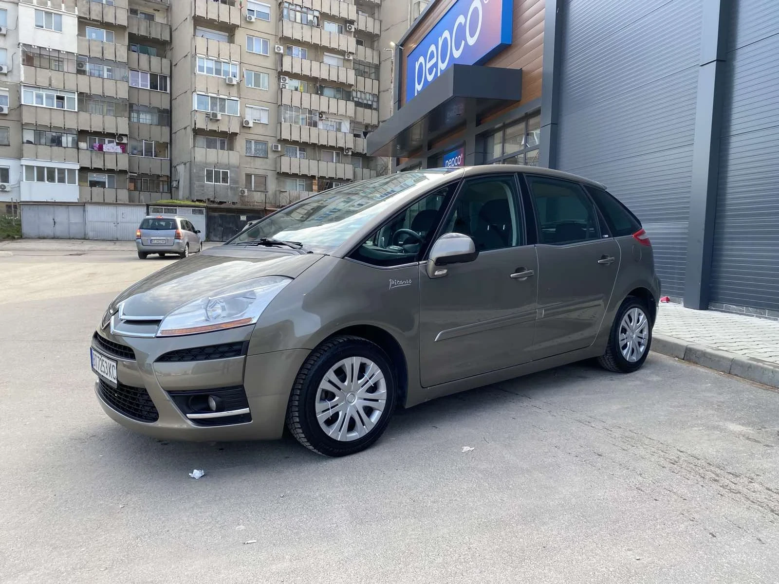 Citroen C4 Picasso, снимка 4 - Автомобили и джипове - 53995099