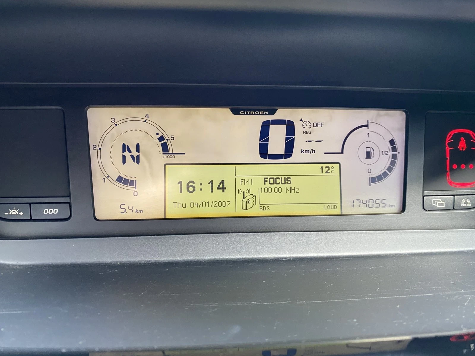 Citroen C4 Picasso, снимка 9 - Автомобили и джипове - 53995099