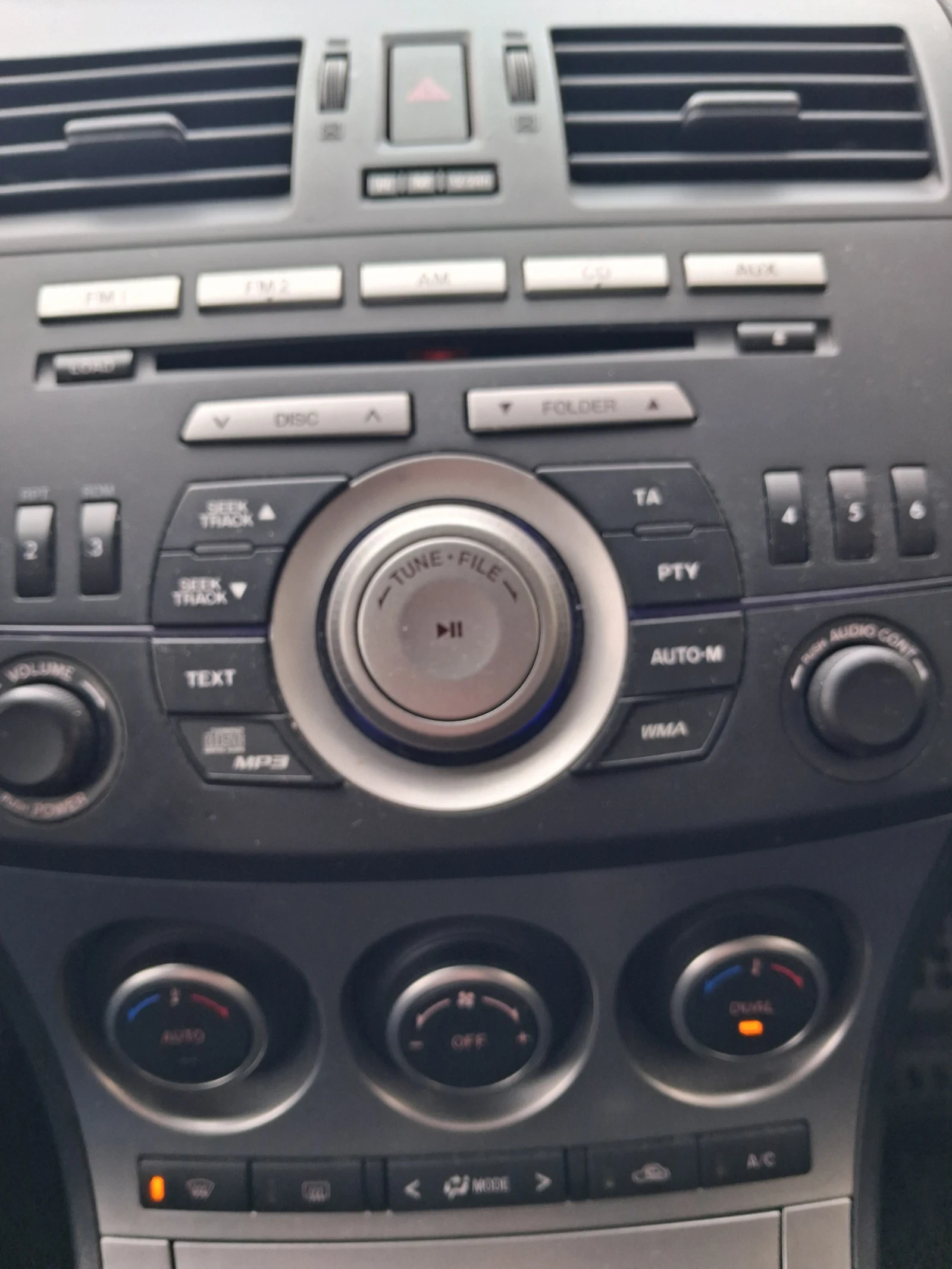 Mazda 3, снимка 9 - Автомобили и джипове - 54178320