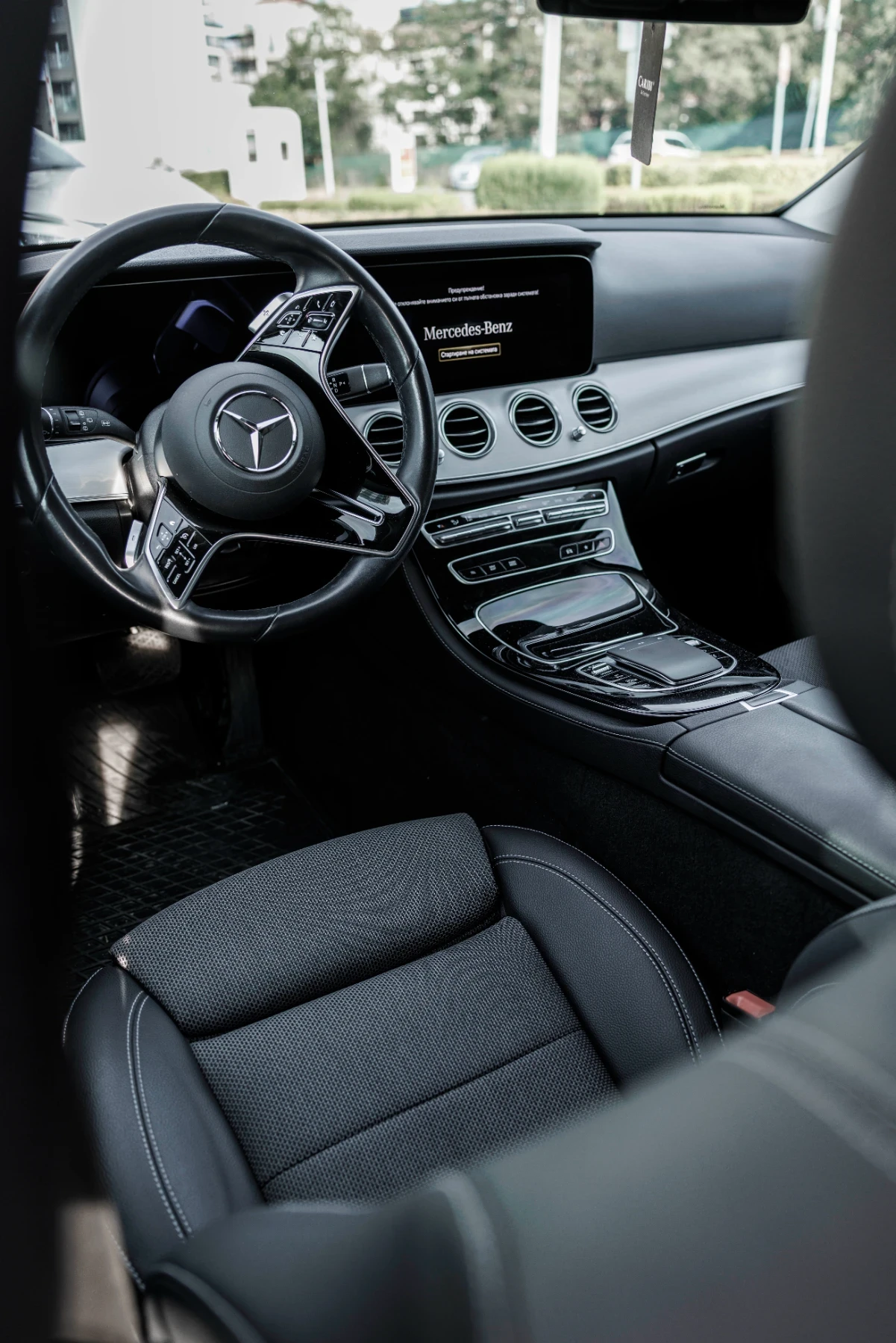 Mercedes-Benz E 220 Лизинг.Силвър Стар. Реални 55 хил км. Обслуженa, снимка 6 - Автомобили и джипове - 55877250
