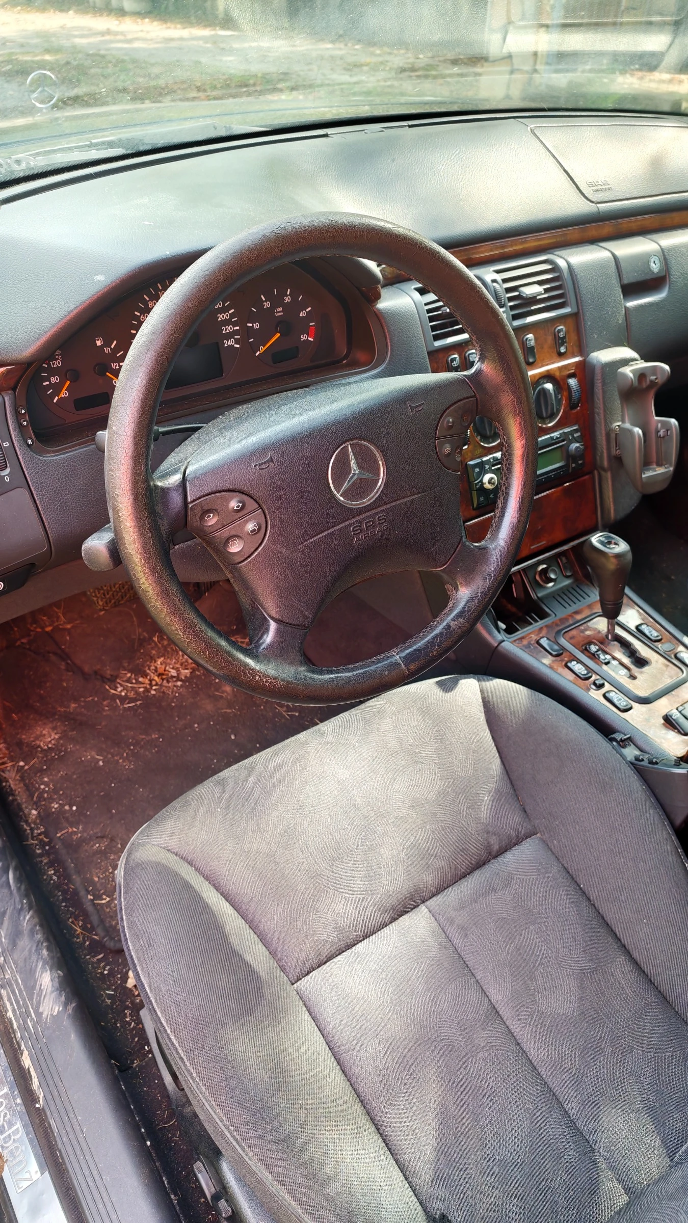 Mercedes-Benz E 220 2.2 CDI, снимка 7 - Автомобили и джипове - 56256489