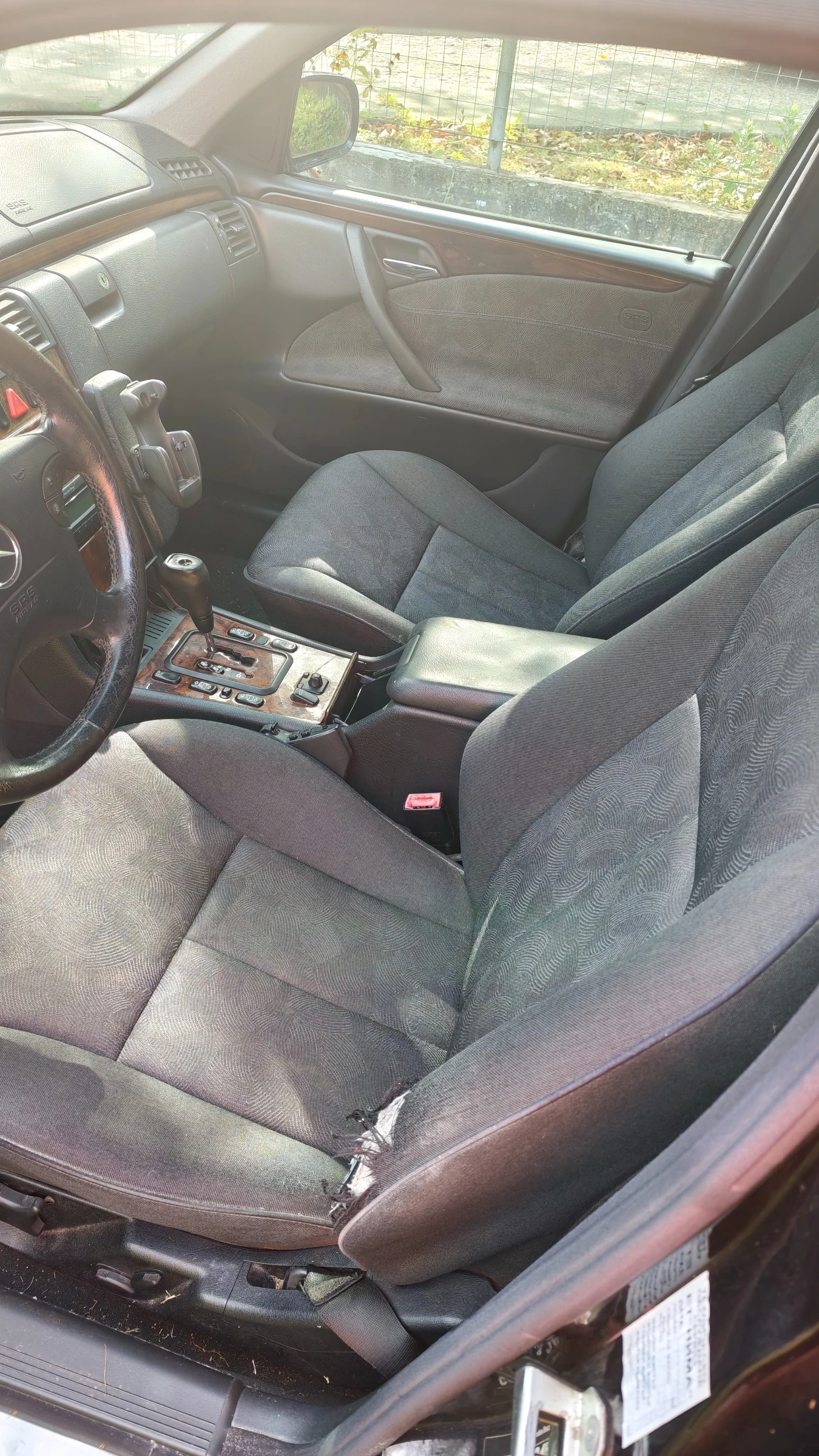 Mercedes-Benz E 220 2.2 CDI, снимка 6 - Автомобили и джипове - 56256489