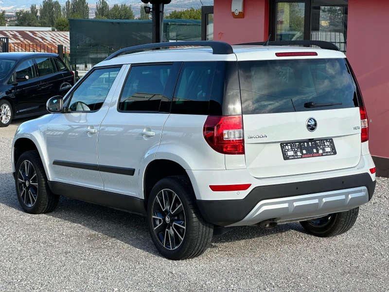 Skoda Yeti 1.2TSi DSG, LED, Ксенон * 48 000км* Уникат!, снимка 4 - Автомобили и джипове - 47315565