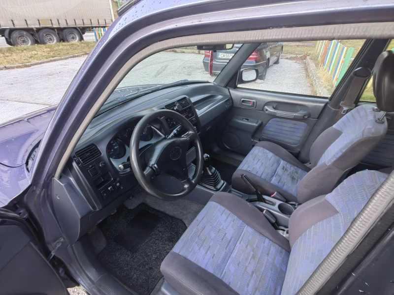 Toyota Rav4, снимка 7 - Автомобили и джипове - 48097297