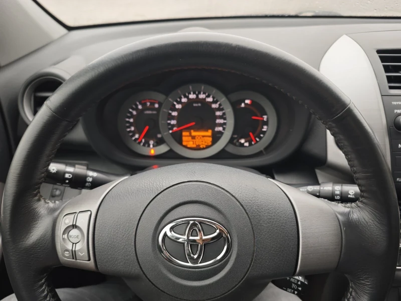 Toyota Rav4 2.0i-153k.c. Luxury /Кожа, Автомат, Keyless/, снимка 11 - Автомобили и джипове - 48174104