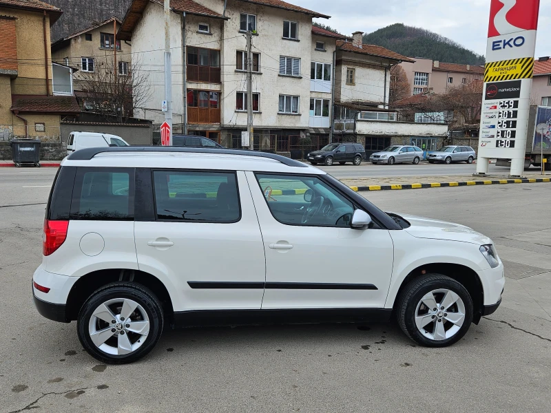 Skoda Yeti 1.6 Tdi AVTOMAT/NAVIG/134 000km, снимка 6 - Автомобили и джипове - 48731397