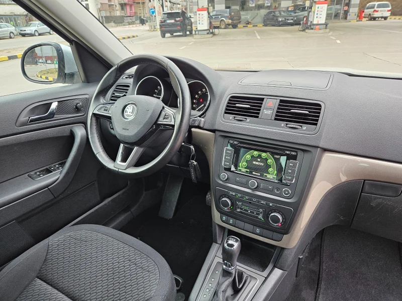 Skoda Yeti 1.6 Tdi AVTOMAT/NAVIG/134 000km, снимка 10 - Автомобили и джипове - 48731397