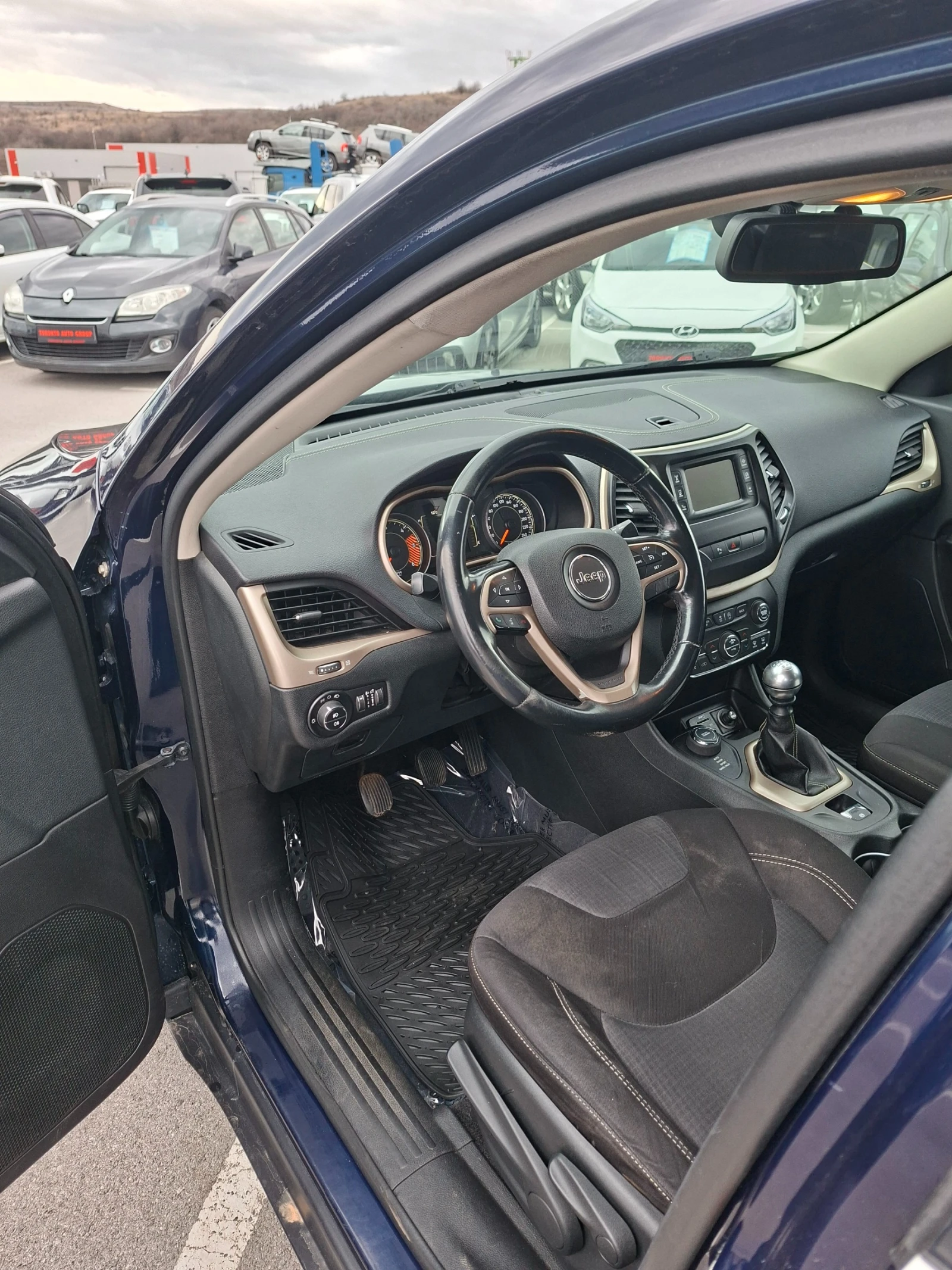 Jeep Cherokee 2.0 MULTIJET 4x4, снимка 9 - Автомобили и джипове - 53935367