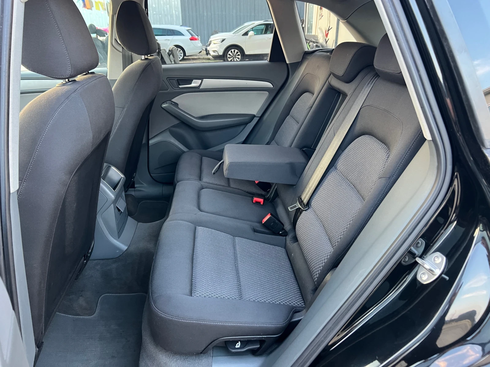 Audi Q5 2.0TDI-177к.с./Facelift/Quattro/Панорама/Автоматик, снимка 13 - Автомобили и джипове - 54803081