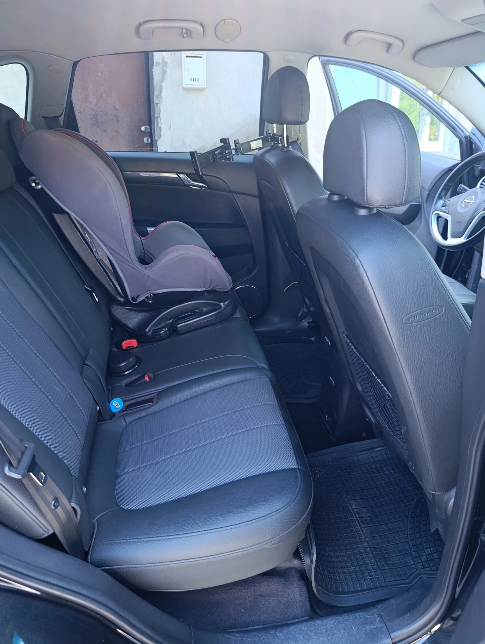 Opel Antara 2.4 LPG, снимка 9 - Автомобили и джипове - 55642687
