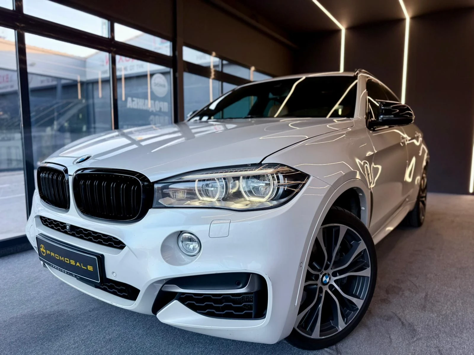 BMW X6 M50d* B&O* Laser* HU* Подгрев* Обдух* Лизинг, снимка 3 - Автомобили и джипове - 55645095