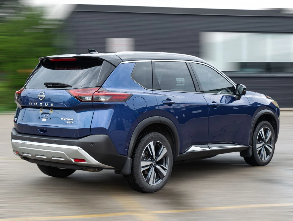Nissan Rogue PLATINUM* AWD* HEAD UP* CARPLAY* PANO* KEYLESS* , снимка 4 - Автомобили и джипове - 55727754