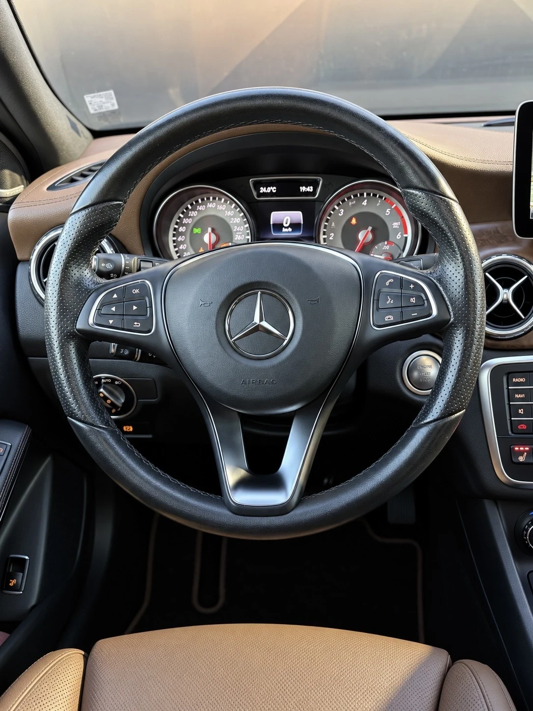 Mercedes-Benz GLA 220 4-MATIC| 170HP| LED| PANO| �������� ������ | Mobile.bg � ����������� 11