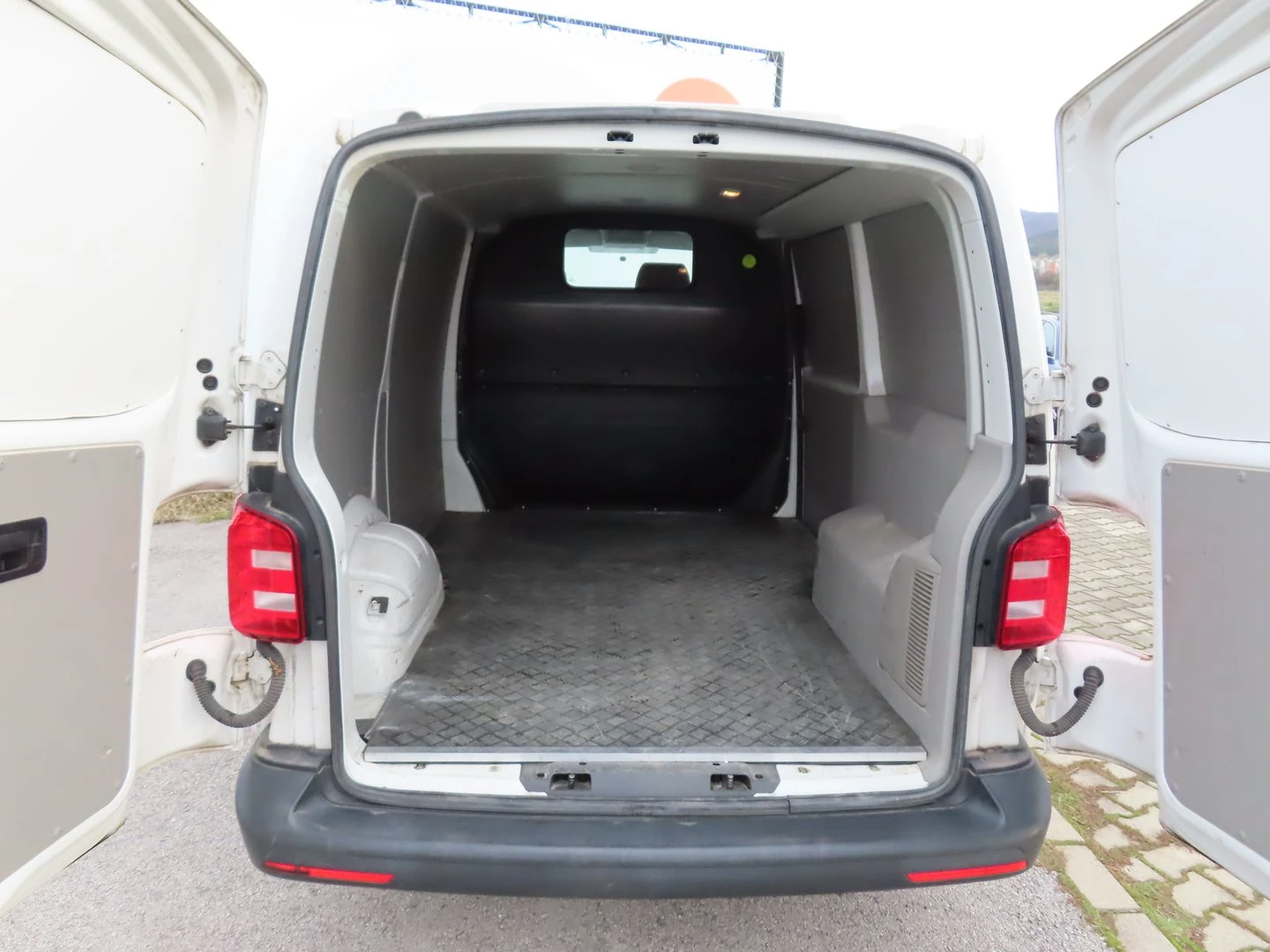 VW Transporter VW Transporter Kasten S TDI BMT 5.8 m3 - изображение 9