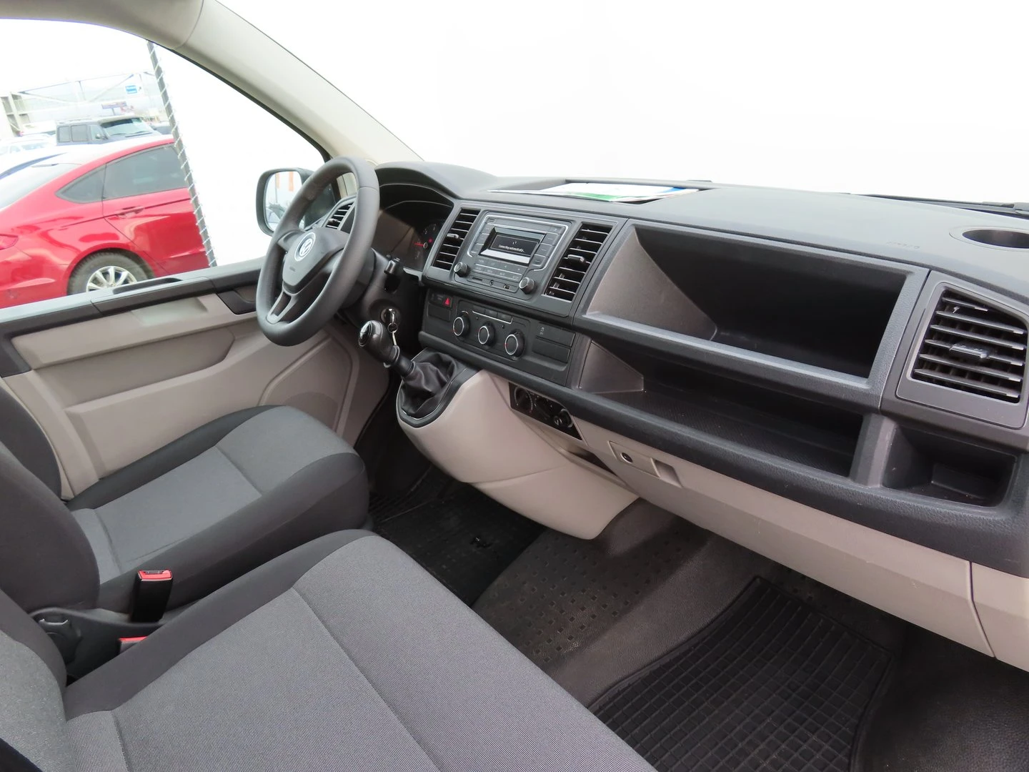 VW Transporter VW Transporter Kasten S TDI BMT 5.8 m3 - изображение 5