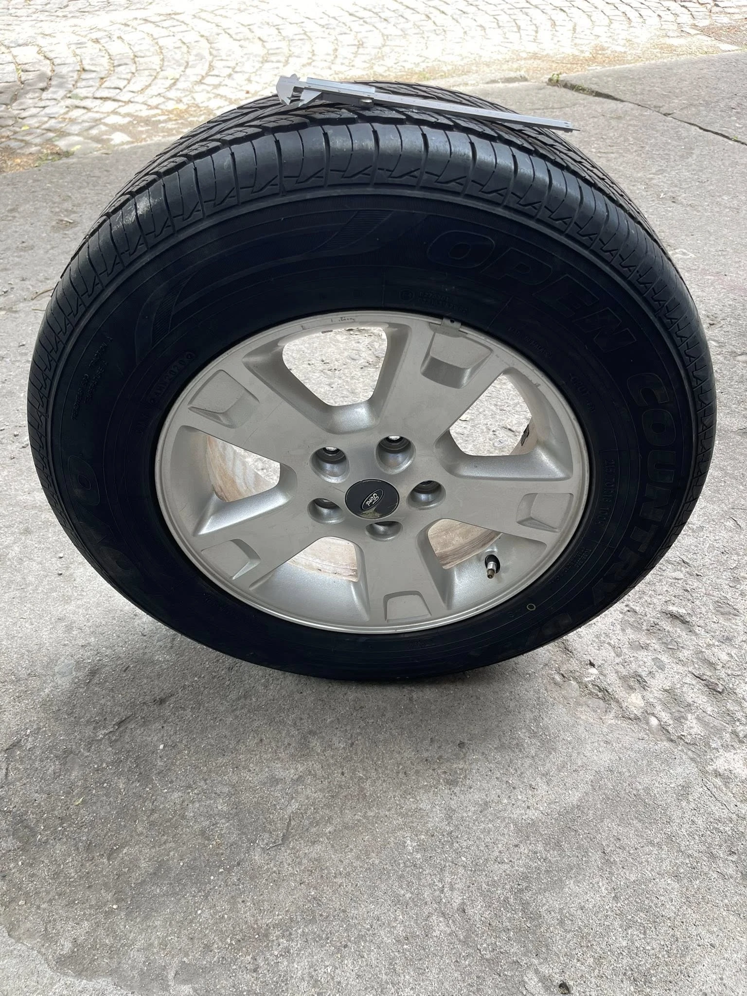 Гуми с джанти Toyo 215/70R16, снимка 2 - Гуми и джанти - 54657893