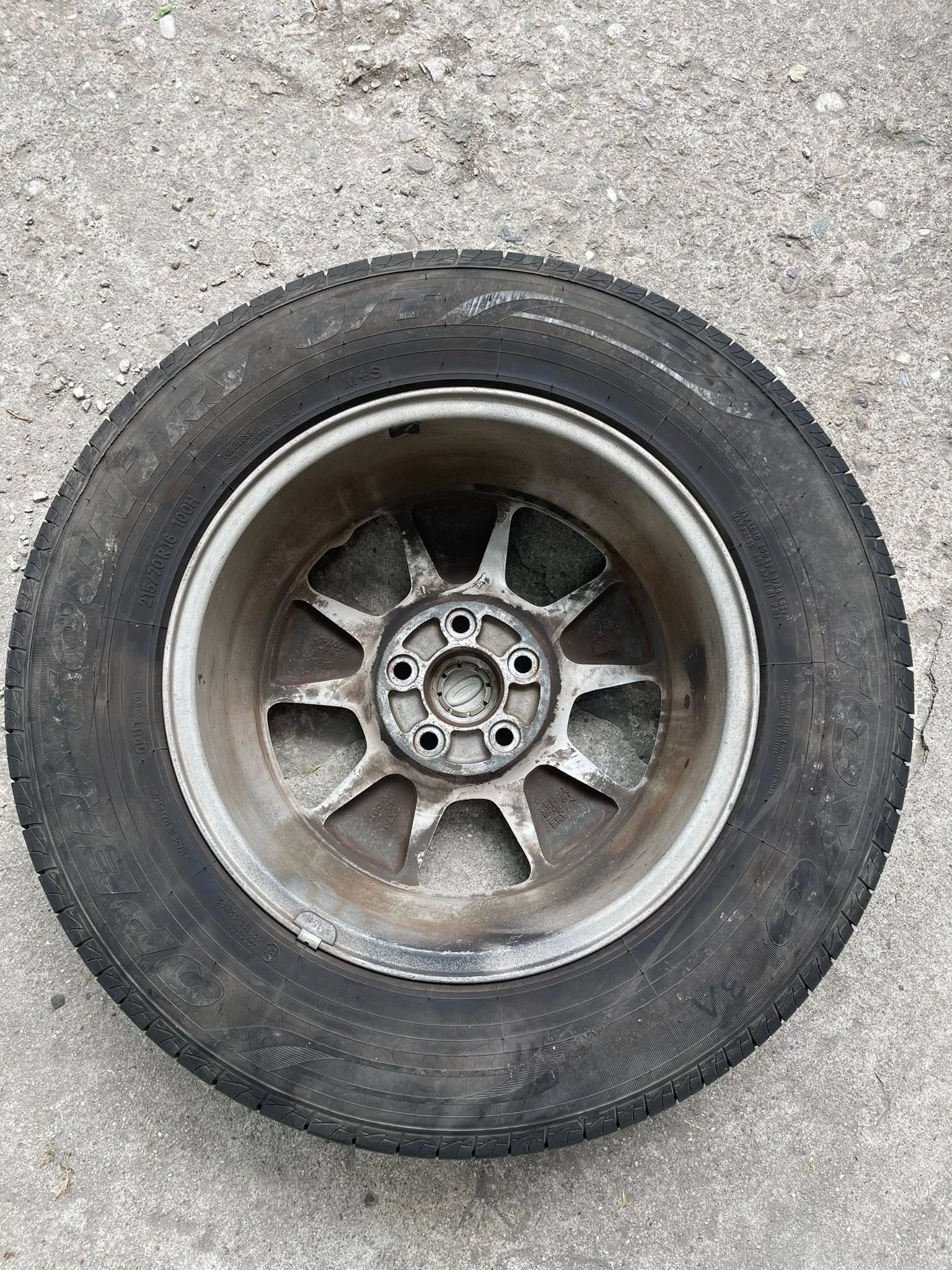 Гуми с джанти Toyo 215/70R16, снимка 5 - Гуми и джанти - 54657893