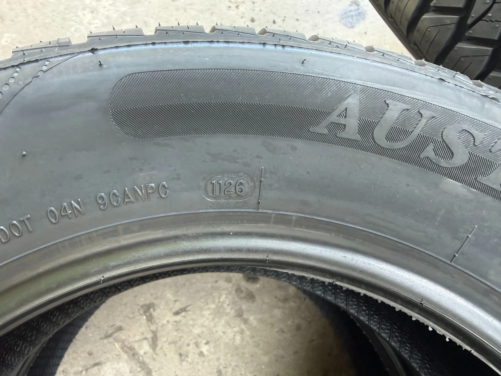 Гуми Зимни 195/65R15, снимка 4 - Гуми и джанти - 55650237