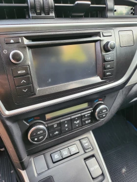 Toyota Auris, снимка 16
