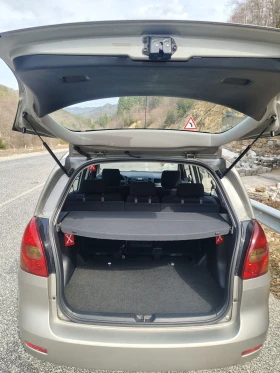 Toyota Corolla verso 2.0D4D, снимка 11