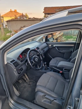 VW Touran 1.9 105 7месна 6ск , снимка 9