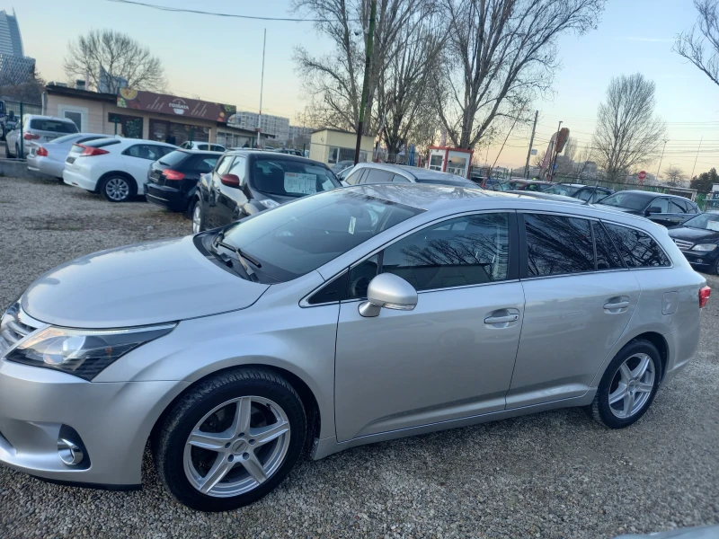 Toyota Avensis 2.2D4Dнавигация.камера., снимка 5 - Автомобили и джипове - 48117308