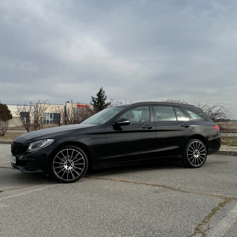 Mercedes-Benz C 220, снимка 3 - Автомобили и джипове - 48909384