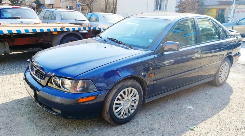 Volvo S40 1.8i, снимка 1 - Автомобили и джипове - 49058381