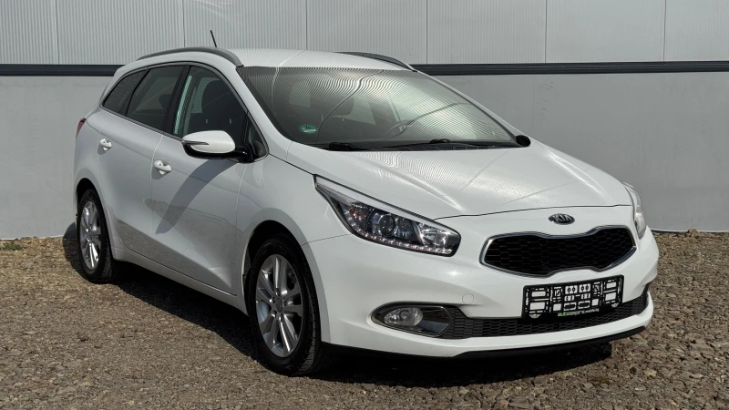 Kia Ceed 1.4 MPi &#127463;&#127466;, снимка 3 - Автомобили и джипове - 49458206