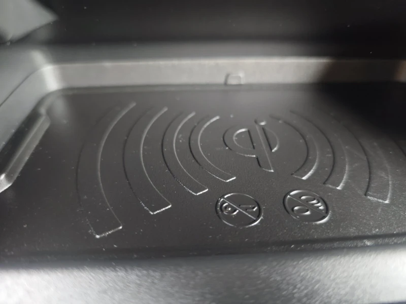 Peugeot 2008 1.5/130kc Allure, снимка 15 - Автомобили и джипове - 49917780