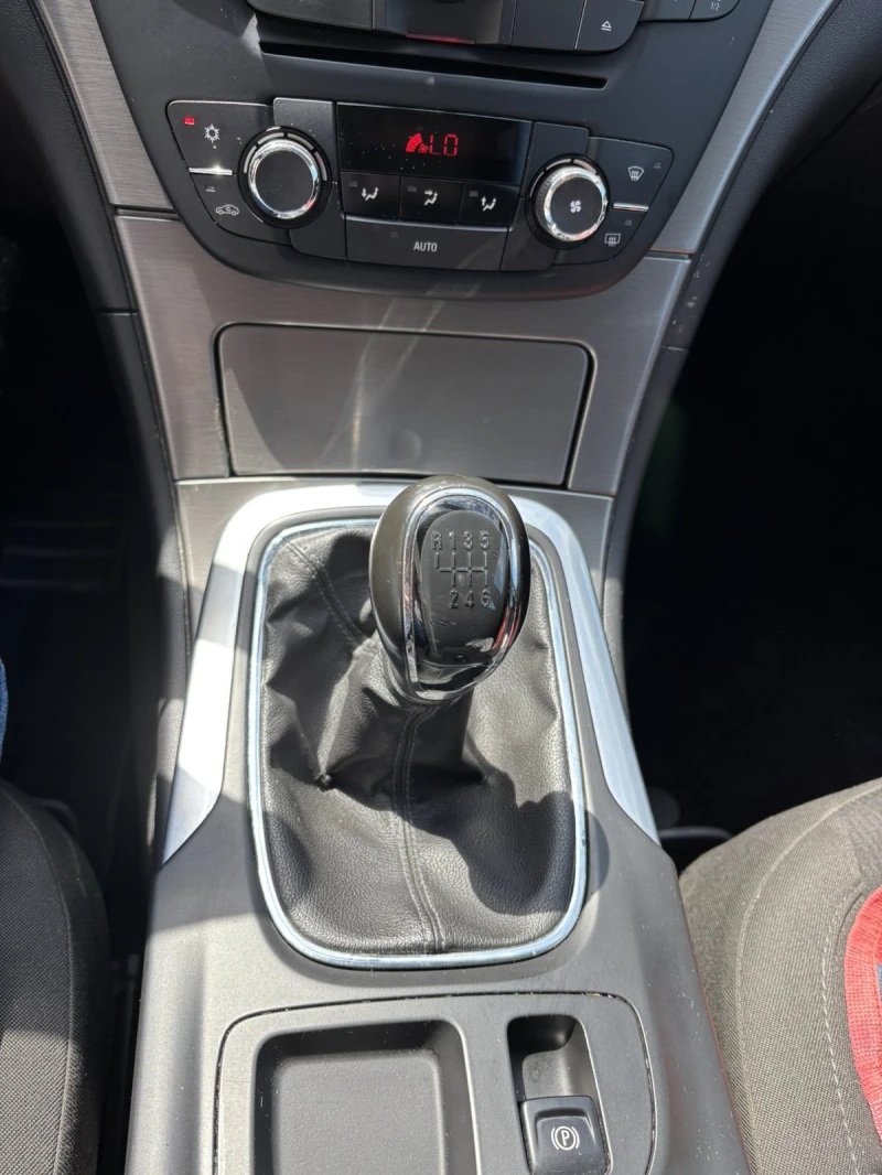 Opel Insignia, снимка 11 - Автомобили и джипове - 51205847