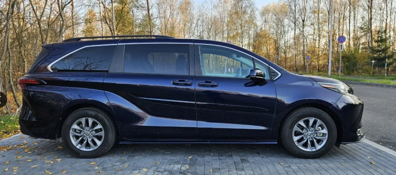 Toyota Sienna 2, 5 hibrid, снимка 5 - Автомобили и джипове - 52816264