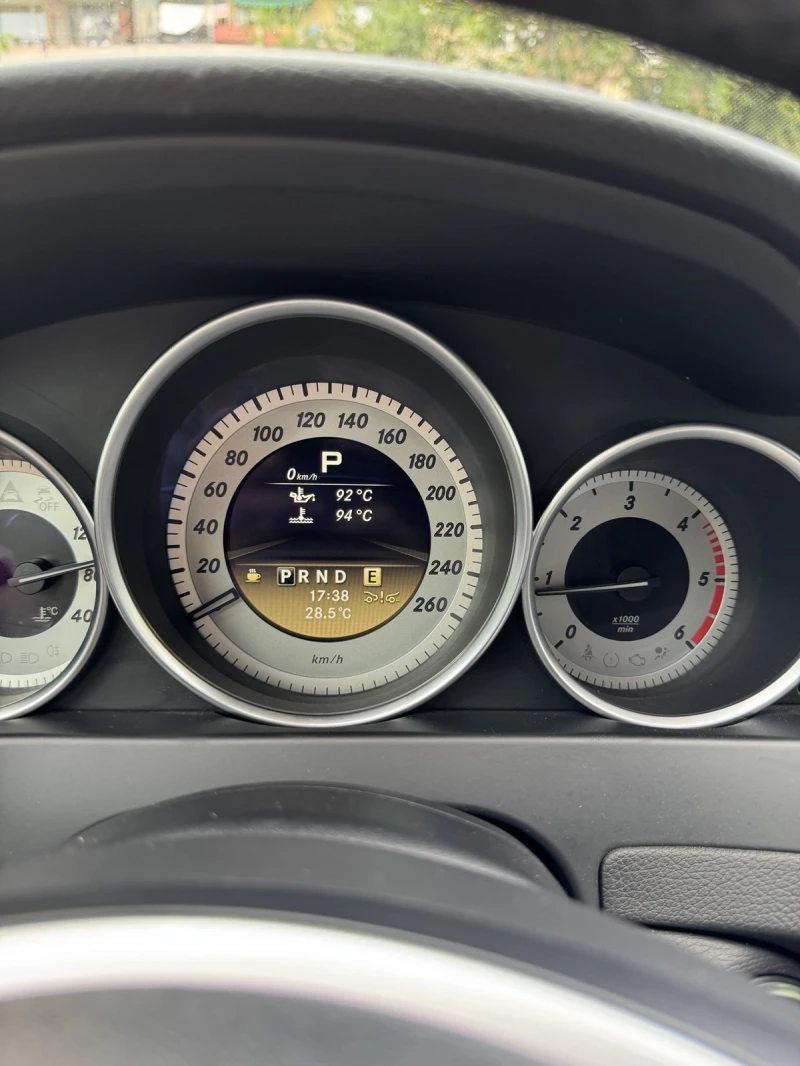 Mercedes-Benz C 250 Facelift * 4matic , снимка 13 - Автомобили и джипове - 52965528