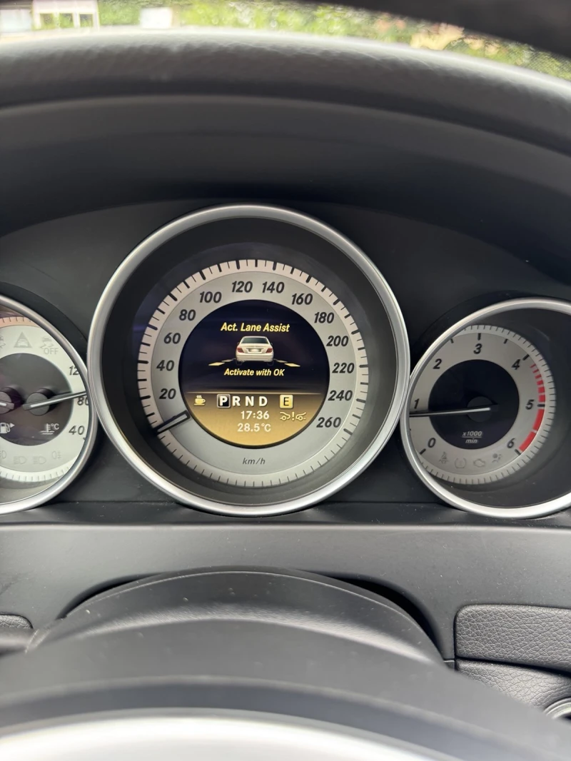 Mercedes-Benz C 250 Facelift * 4matic , снимка 10 - Автомобили и джипове - 52965528