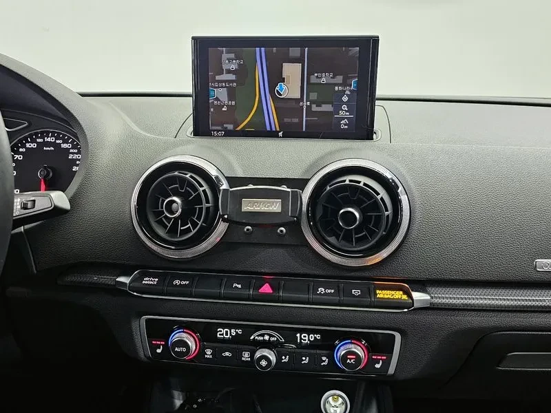 Audi A3 2.0 TFSI, снимка 14 - Автомобили и джипове - 54135485