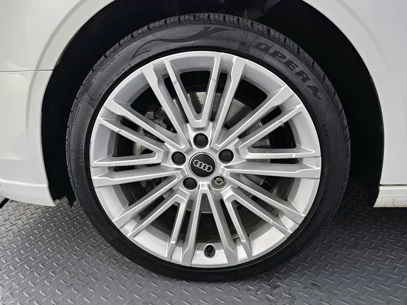 Audi A3 2.0 TFSI, снимка 5 - Автомобили и джипове - 54135485