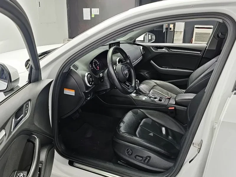 Audi A3 2.0 TFSI, снимка 10 - Автомобили и джипове - 54135485