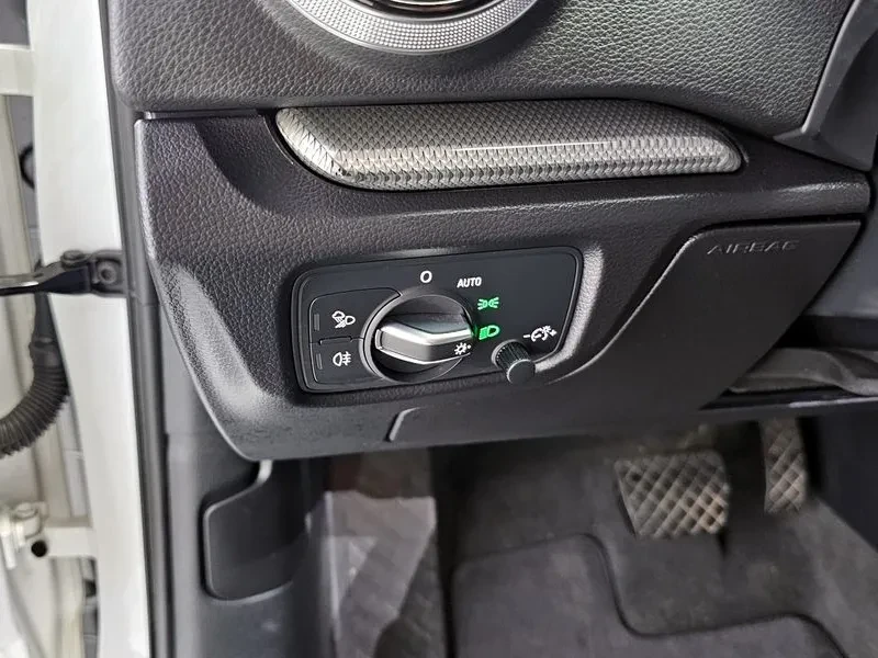 Audi A3 2.0 TFSI, снимка 17 - Автомобили и джипове - 54135485