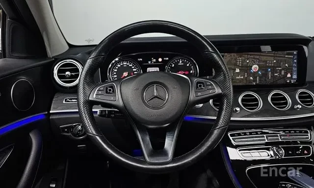 Mercedes-Benz E 220 D * 4MATIC * AVANTGARDE * ШИБИДАХ * HEAD UP * , снимка 7 - Автомобили и джипове - 55504593