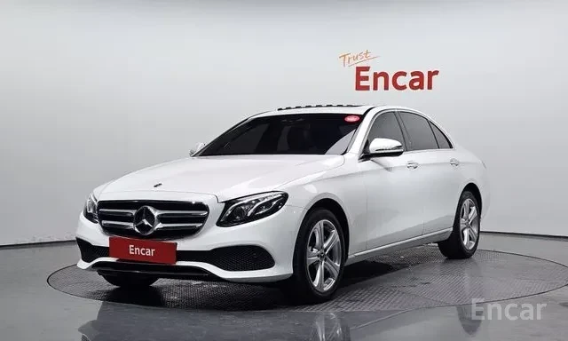 Mercedes-Benz E 220 D * 4MATIC * AVANTGARDE * ШИБИДАХ * HEAD UP * 