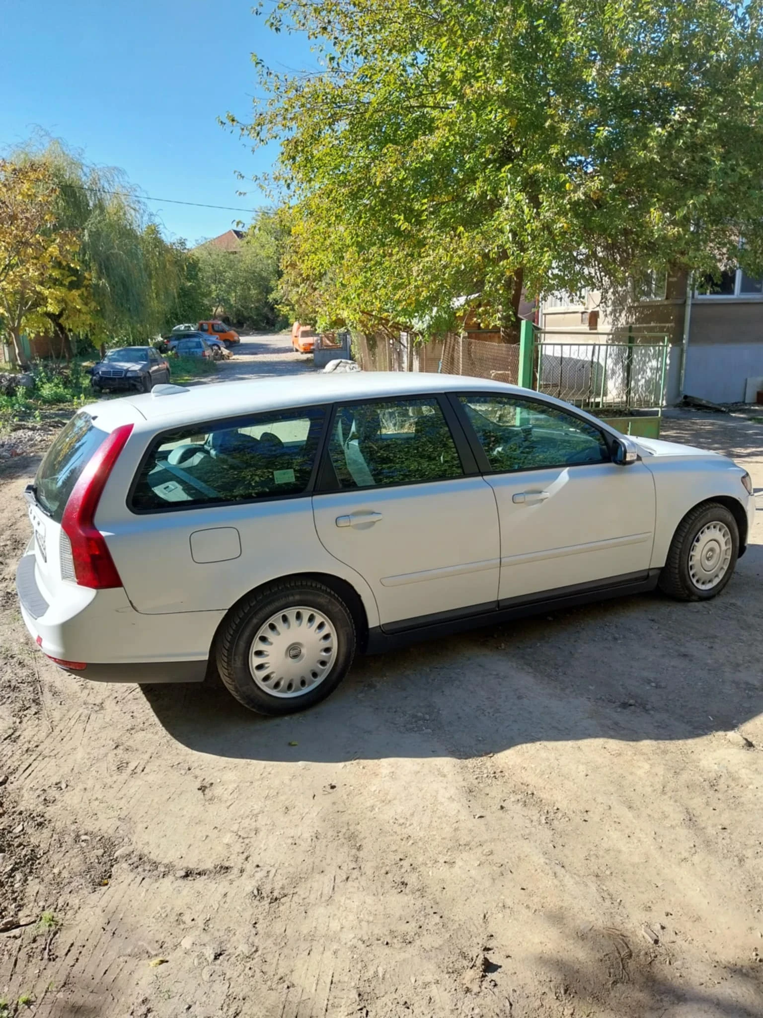 Volvo V50  - изображение 3