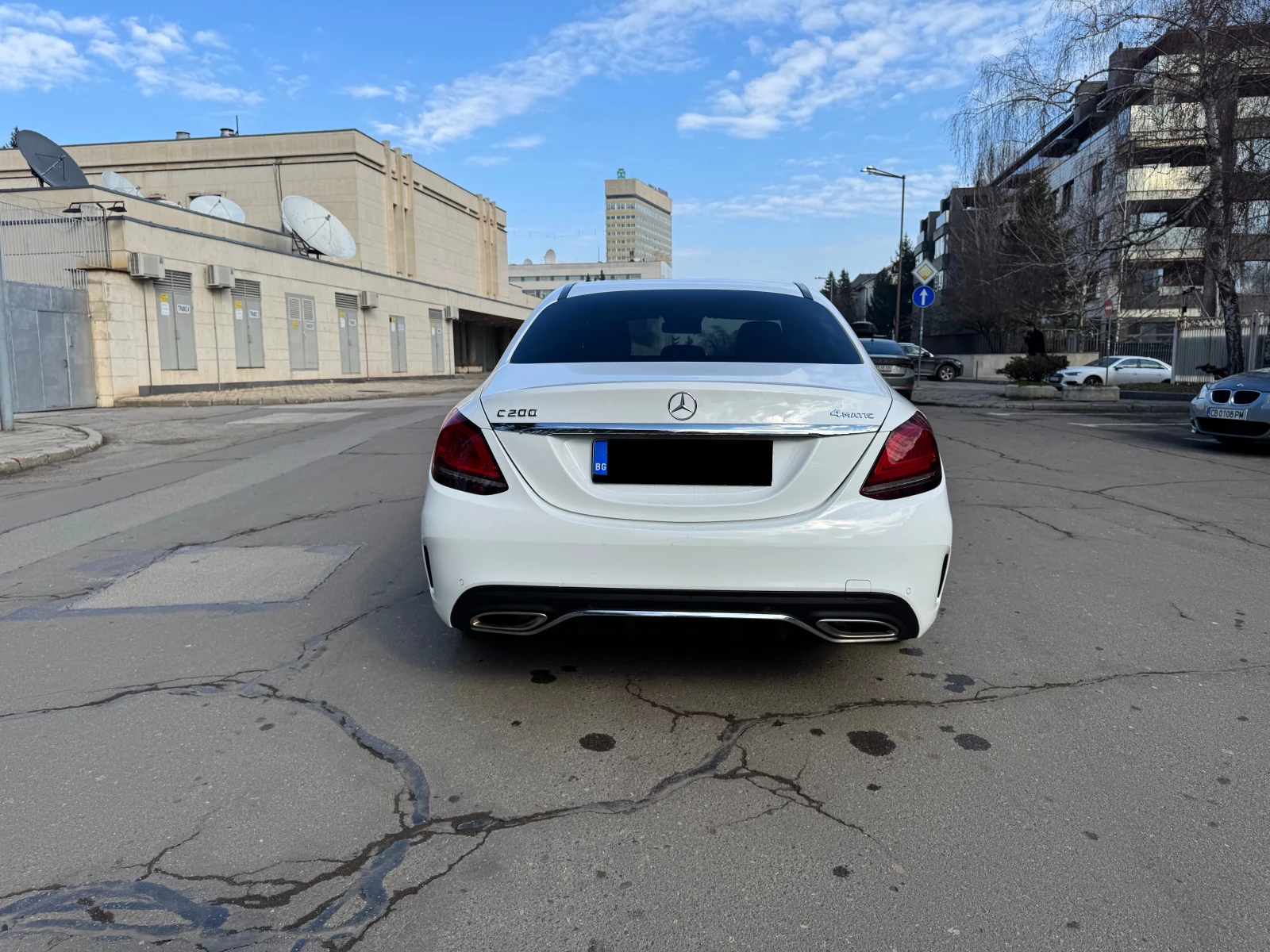 Mercedes-Benz C 200 AMG Sport Line 4Matic Hybrid - изображение 6