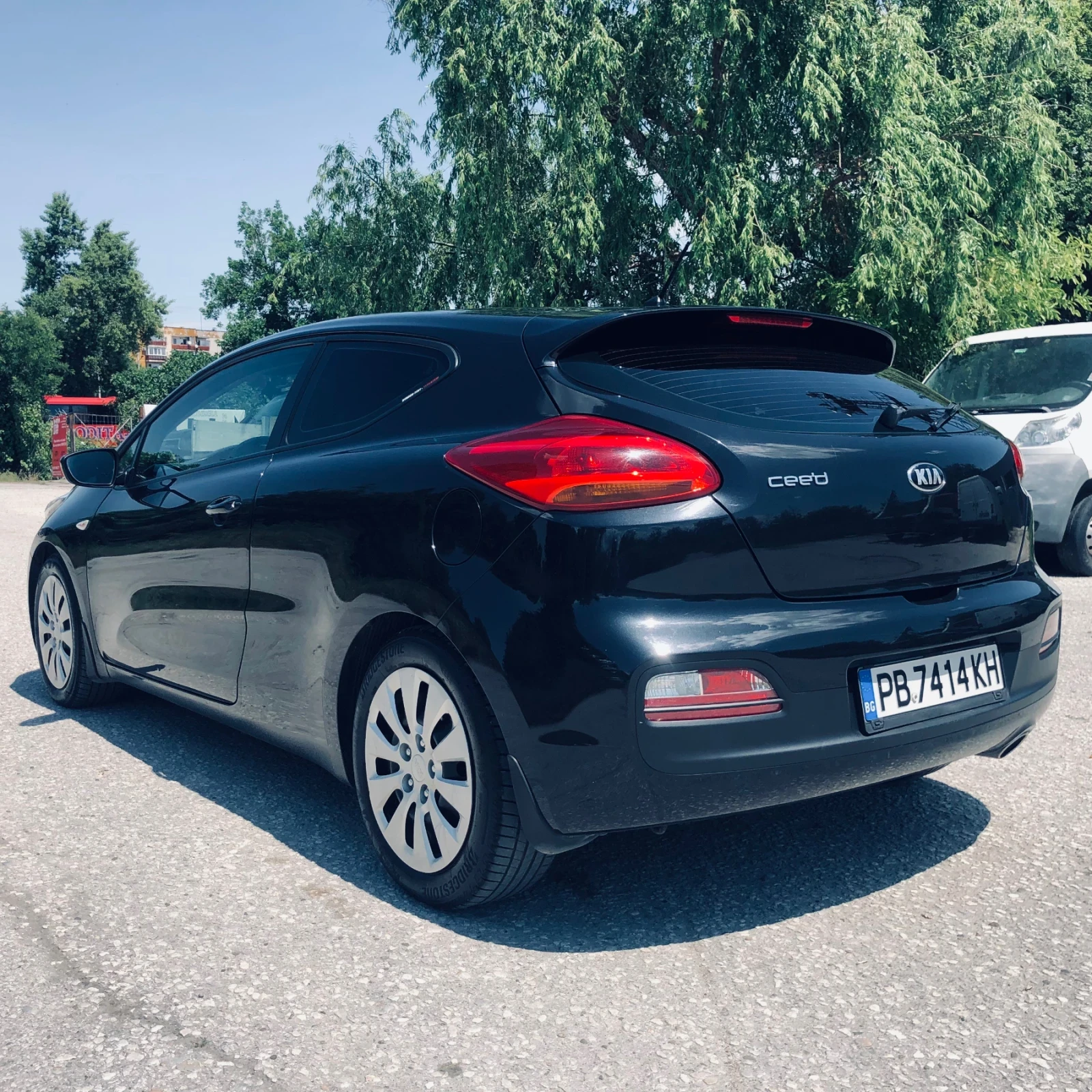 Kia Ceed 1.4 MPI GAZ INJECTION Купе - изображение 4
