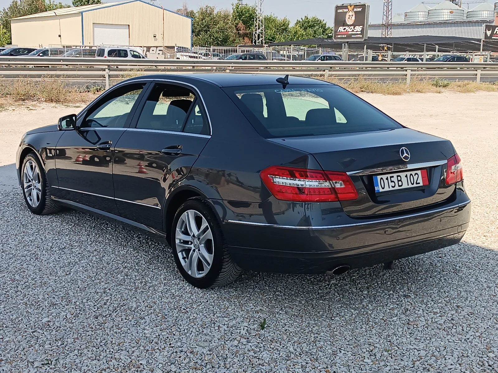 Mercedes-Benz E 200  - изображение 5
