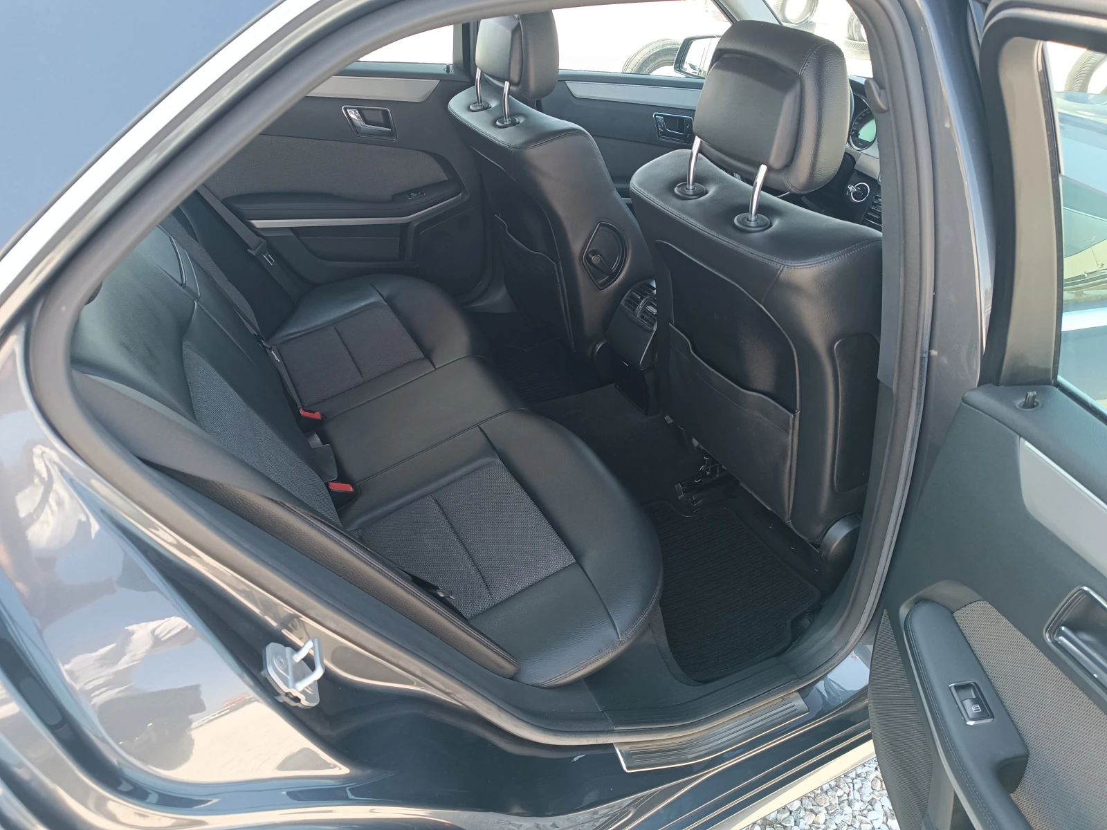 Mercedes-Benz E 200  - изображение 7